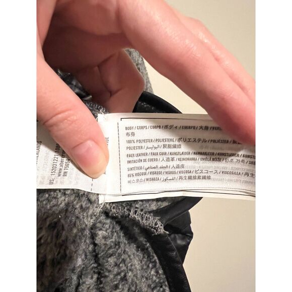 Abercrombie & Fitch Black and Gray Quilted Sweatshirt - Picture 8 of 8